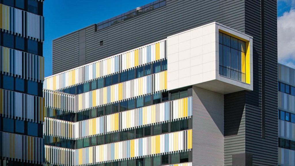 facade_zinc_ecologique Installation gouttières Lindab Perpignan