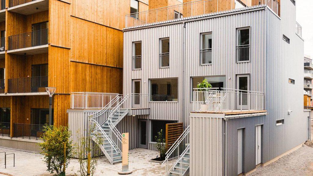 pose_toiture_zinc_ecologique Installation gouttières Lindab Perpignan