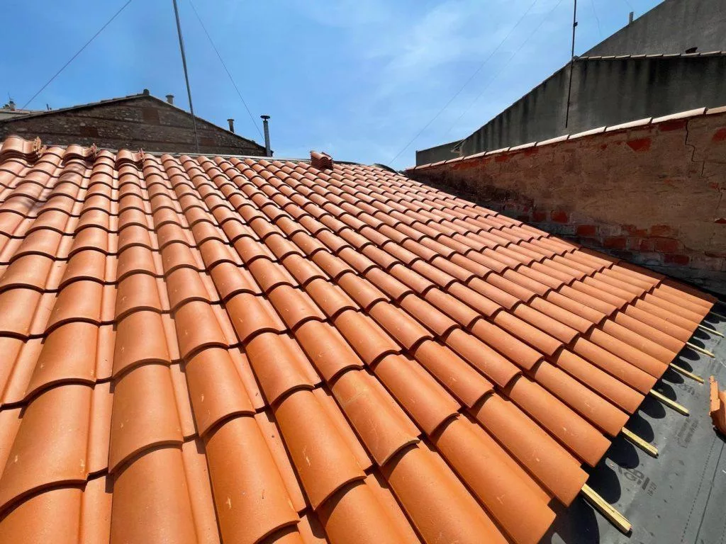 renovation-toiture-pro-08 A propos - Couvreur à Perpignan