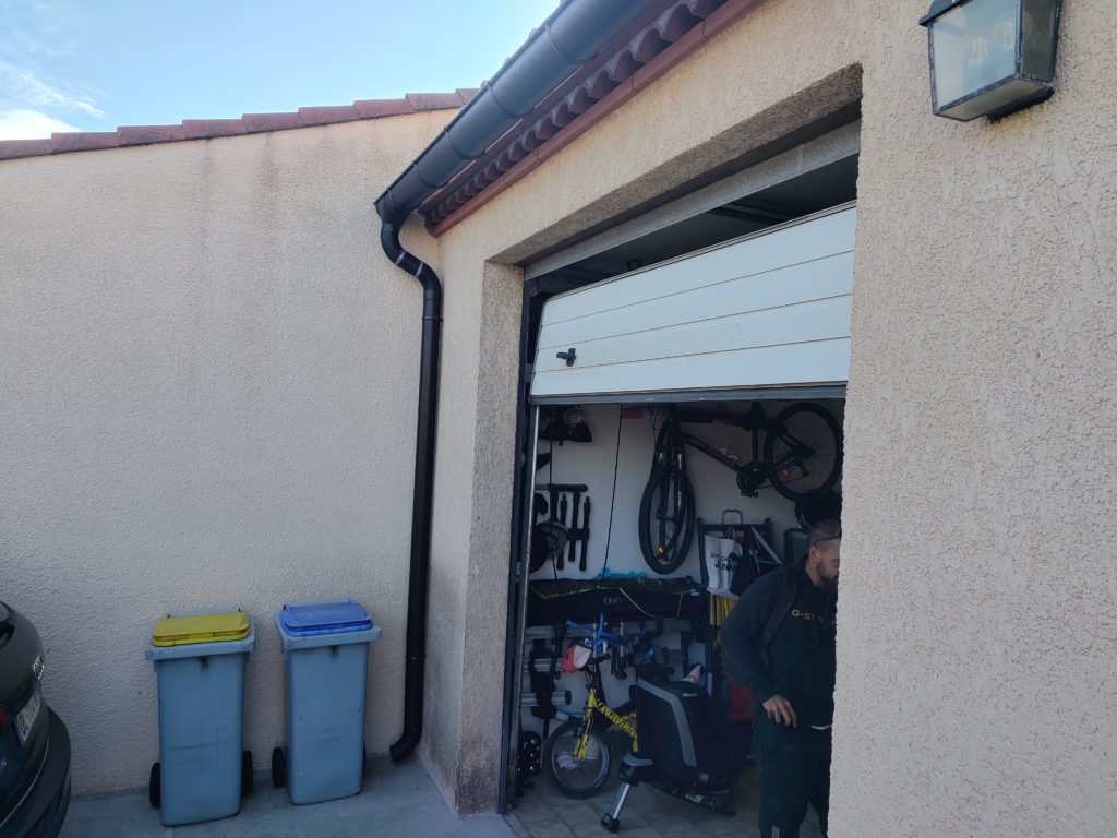 IMG_20241023_153137806 Installation gouttières anthracite Le Barcarès 66420