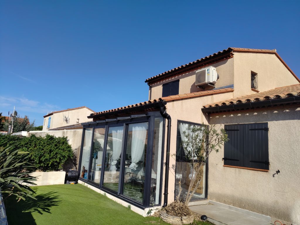 IMG_20241023_153206096 Installation gouttières anthracite Le Barcarès 66420